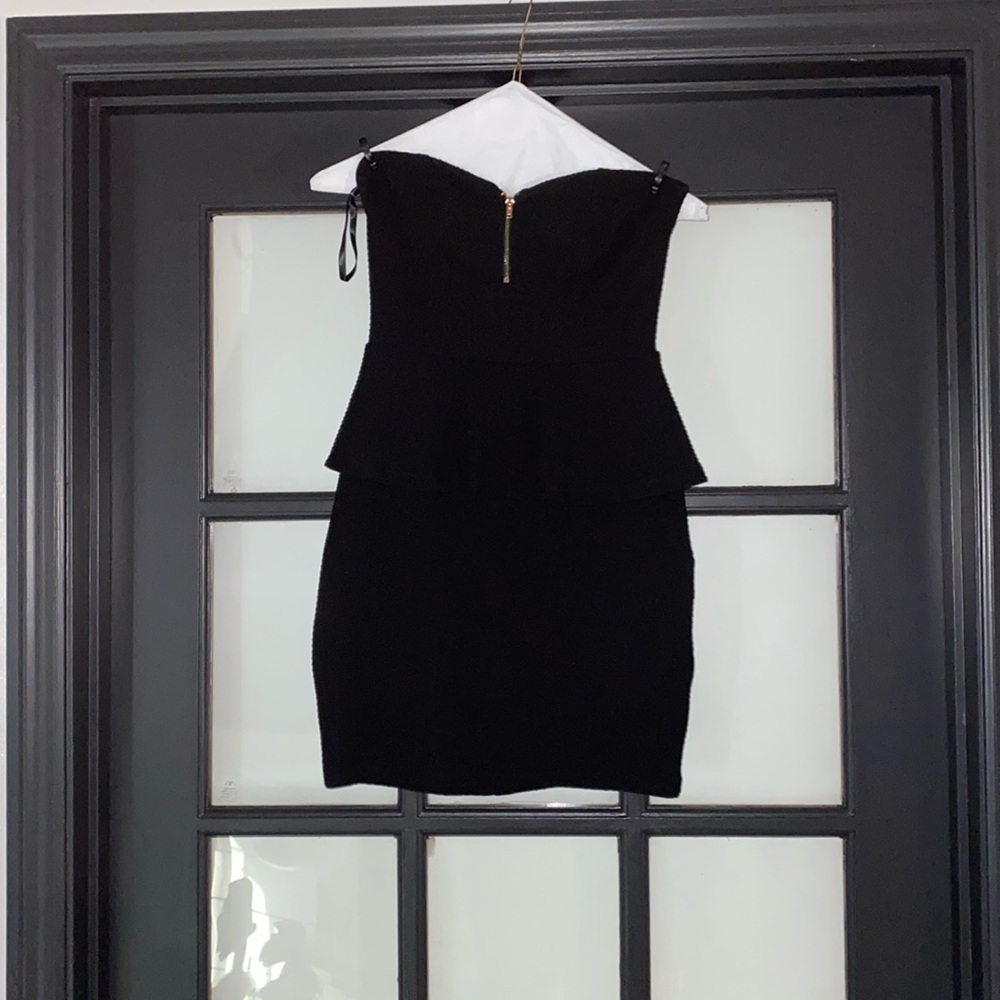 2b Bebe Black strapless Dress